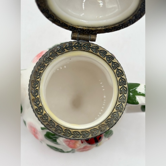 Retro Trinket Box Teapot Ladybug Floral Motif Keepsake 3.5"H x3W Floral Teapot - Picture 7 of 13